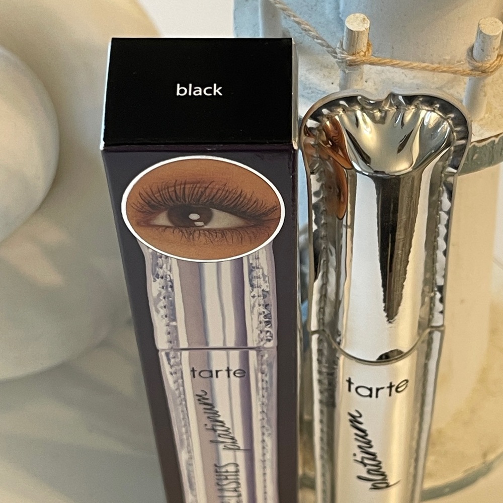 TARTE Lights, Camera, Lashes Volumizing Platinum Mascara in Black - Picture 10 of 10
